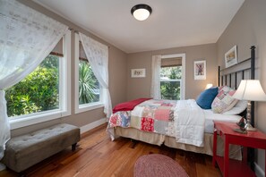 4 chambres, lit parapluie, Wi-Fi gratuit, draps fournis