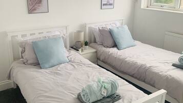 House, Multiple Beds | 3 bedrooms, iron/ironing board, free WiFi, bed sheets