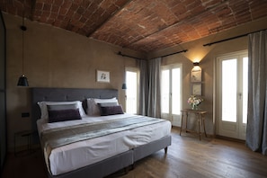 Design Villa | 3 bedrooms, iron/ironing board, free WiFi, bed sheets - Relais Casa Clara (Monteu Roero)