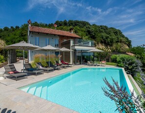 Front of property - Relais Casa Clara (Monteu Roero)