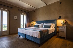 Design Villa | 3 bedrooms, iron/ironing board, free WiFi, bed sheets - Relais Casa Clara (Monteu Roero)