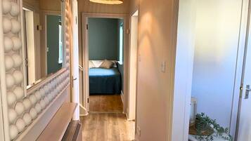 3 soverom, strykejern/-brett, reiseseng for barn og sengetøy