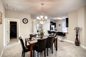 In-room dining - 4329ac - Solterra Gated Resort 5 Bedroom Home by RedAwning (Davenport)