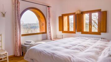 6 chambres, fer et planche Ă  repasser, Wi-Fi, draps fournis