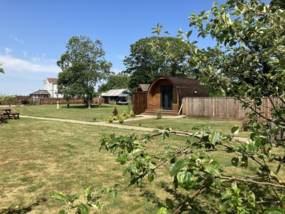 Luxury Glamping Pod With Hot Tub, Fees Apply