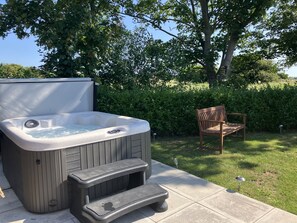 Studio, 1 Queen Bed | Outdoor spa tub - Luxury Glamping Pod With Hot Tub, Fees Apply (Mablethorpe)