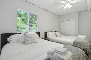 2 chambres, fer et planche à repasser, lit parapluie, Wi-Fi gratuit