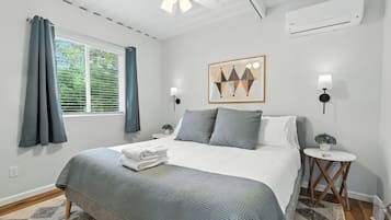 2 slaapkamers, een strijkplank/strijkijzer, gratis wifi, beddengoed