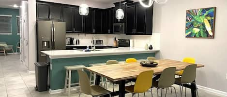 Condo, 3 Bedrooms | Dining