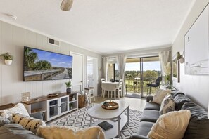 Villa, 2 Bedrooms | Living area