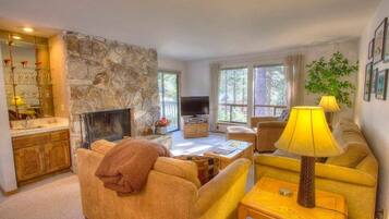 Kondominium, 3 kamar tidur | Area keluarga