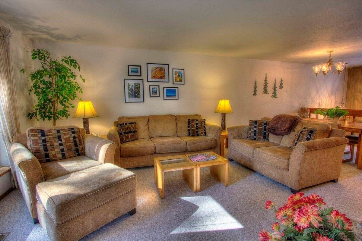 Condo, 3 Bedrooms | Living area