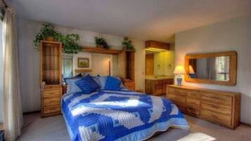 Condo, 3 Bedrooms | 3 bedrooms, free WiFi, bed sheets