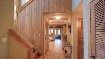 Condo, 2 Bedrooms | Interior