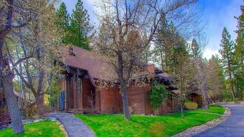 Condo, 2 Bedrooms | Exterior