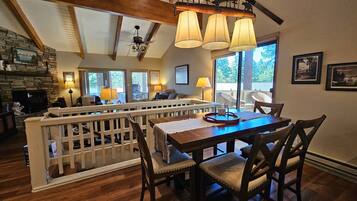 Condo, 3 Bedrooms | Dining
