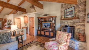 Condo, 3 Bedrooms | Interior