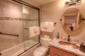 Apartment, 3 Schlafzimmer | Badezimmer | Handtücher