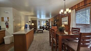 Condo, 1 phòng ngủ | Nội thất