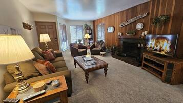 Condo, 1 Bedroom | Ruang tamu