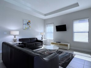 Living area - Balmoral Resort-192kb 4 Bedroom Home by RedAwning (Haines City)