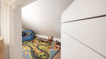 Cabin, 3 Bedrooms | Interior