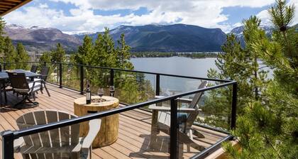 Ski Shores 3 Bedroom Cabin by RedAwning