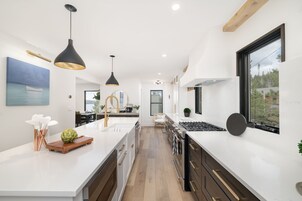 Fridge, oven, coffee/tea maker, toaster