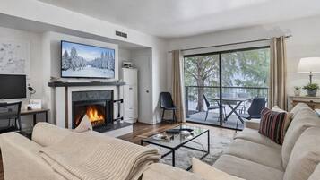 Condo, 2 Bedrooms | Living area | Smart TV