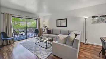 Condo, 2 Bedrooms | Living area