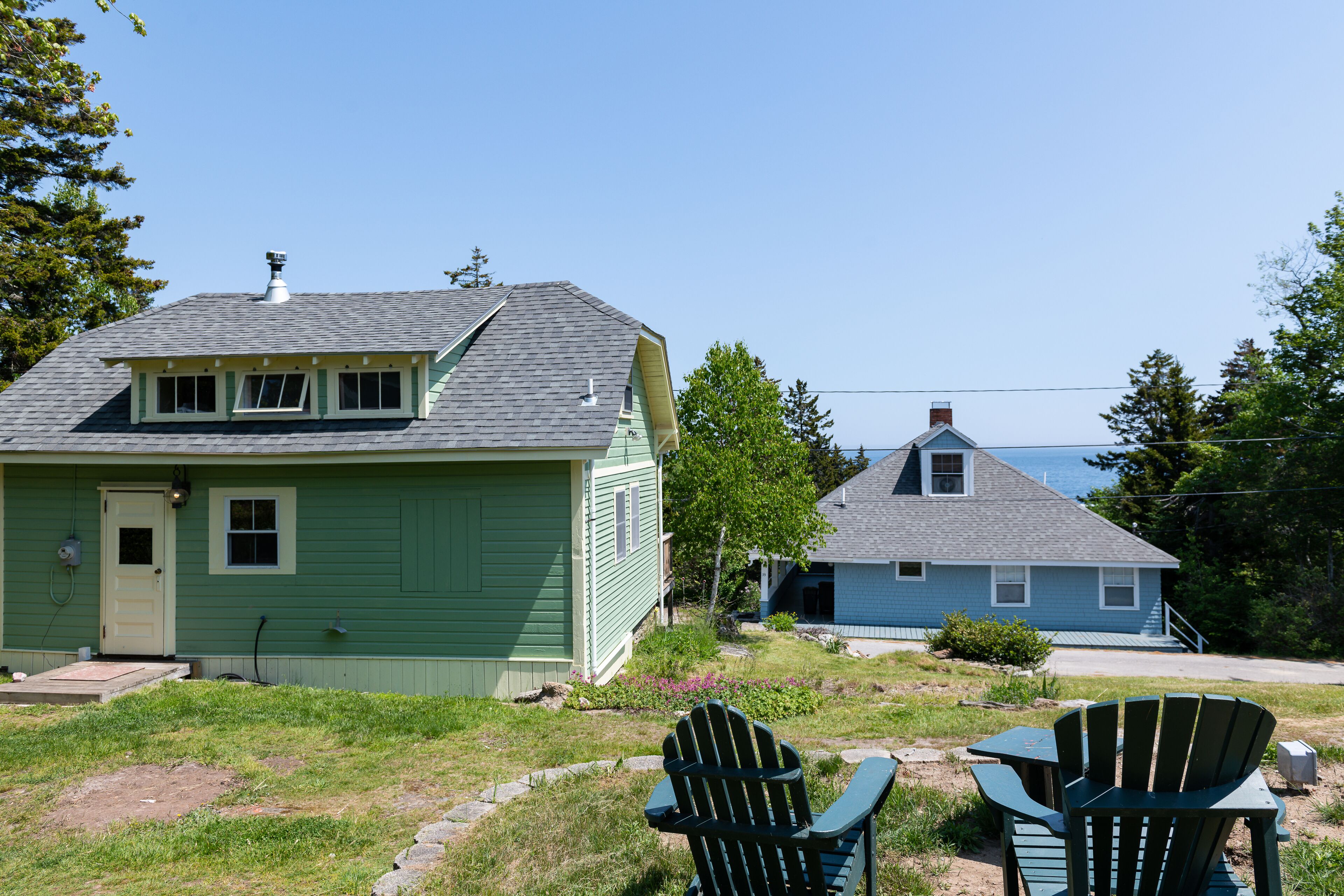 Pet-friendly Quintessential Maine Cottage with Easterly Views of Casco Bay