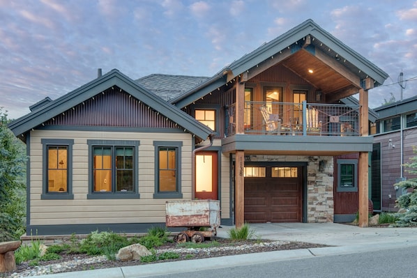 House, 5 Bedrooms | Exterior