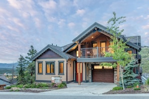 House, 5 Bedrooms | Exterior - 1138 Skiers Heaven! Luxury Home Close To Park City Mountain! Two Hot Tubs & Gorgeous Outdoor Space! 6 Bedroom Home by RedAwning (Park City)