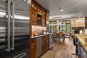 House, 5 Bedrooms | Private kitchen | Fridge, oven, coffee/tea maker, electric kettle