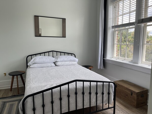 1 chambre, fer et planche à repasser, Wi-Fi, literie fournie