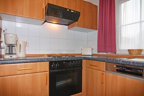 Kühlschrank, Ofen, Herdplatte, Geschirrspüler