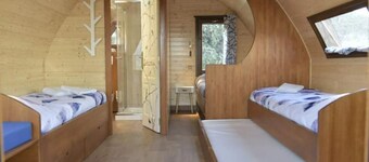 Encantadora Cabaña en el Árbol con Ducha y Aircon