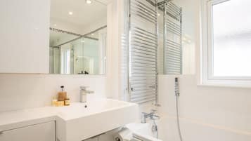 Shower, towels