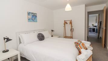 1 bedroom, individually decorated, individually furnished, free WiFi