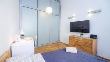 3 slaapkamers, geluiddichte muren, een strijkplank/strijkijzer