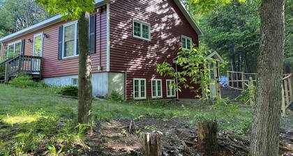 Swift River waterfront fully renovated family and dog friendly home in Tamworth