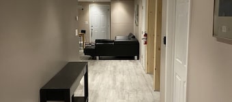 Buddy Home Swift River waterfront family and dog friendly