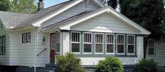 Charming Pet Friendly Bungalow