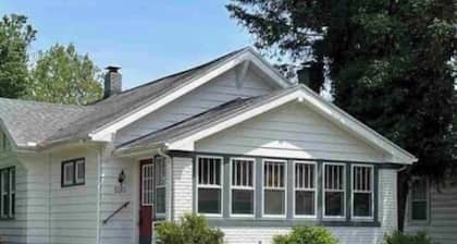 Charming Pet Friendly Bungalow