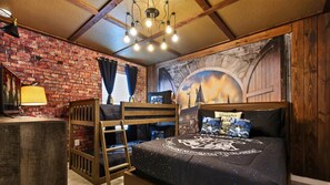 7 habitaciones, tabla de planchar con plancha, wifi y ropa de cama