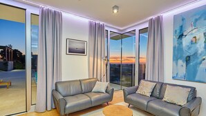 Villa (4 Bedrooms) | Oppholdsrom