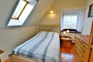 3 chambres, fer et planche à repasser, accès au Wi-Fi (inclus)