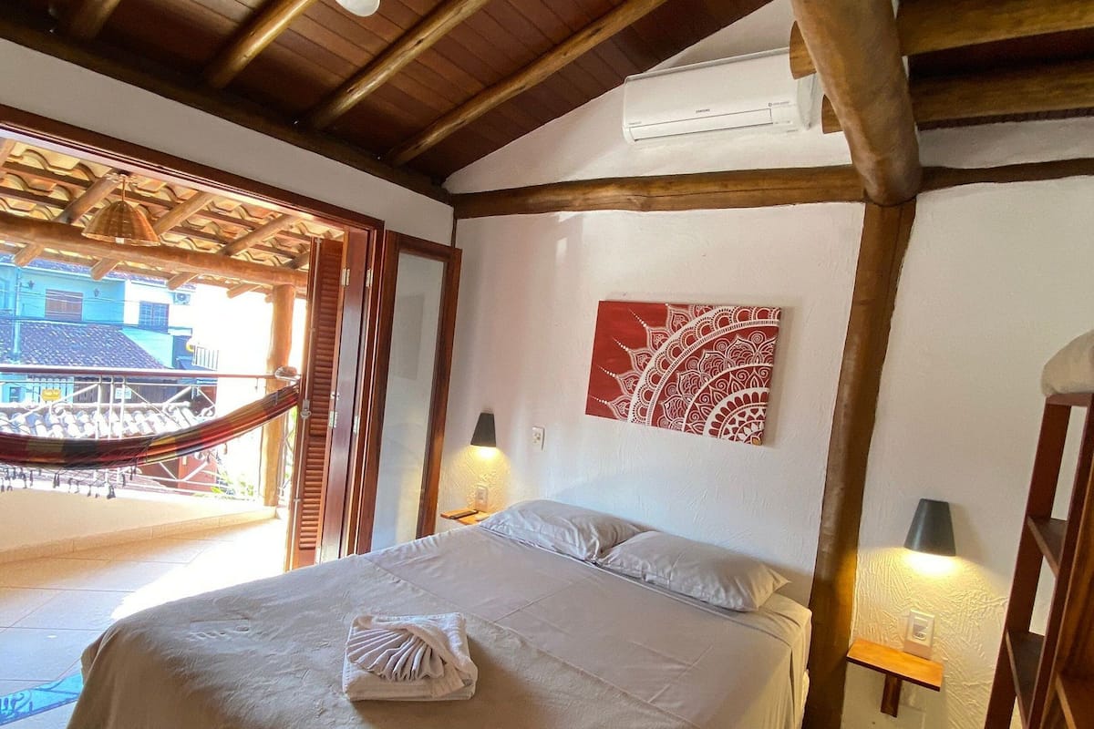 Comfort Double Room | Hypo-allergenic bedding, minibar, desk, laptop workspace