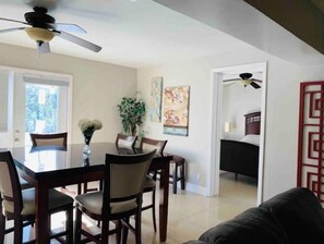 Dining - Downtown Fort Lauderdale and Beaches-2401 (Fort Lauderdale)