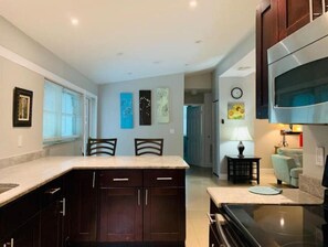 Private kitchen - Downtown Fort Lauderdale and Beaches-2401 (Fort Lauderdale)